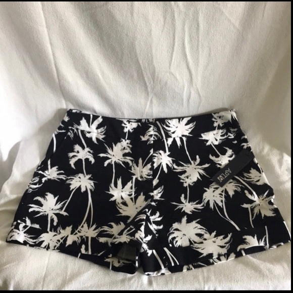 Apt. 9 Essentials Mid Rise Shorts 6 Black & White - Picture 7 of 7